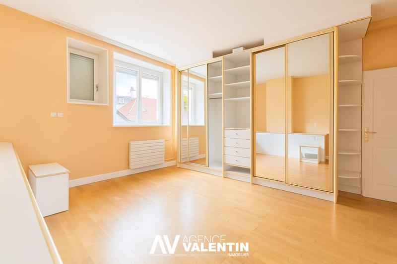 Appartement - 165 m² - 6 pièces