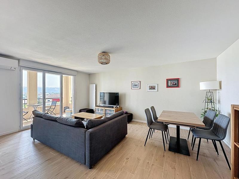 Appartement - 85 m² - 4 pièces