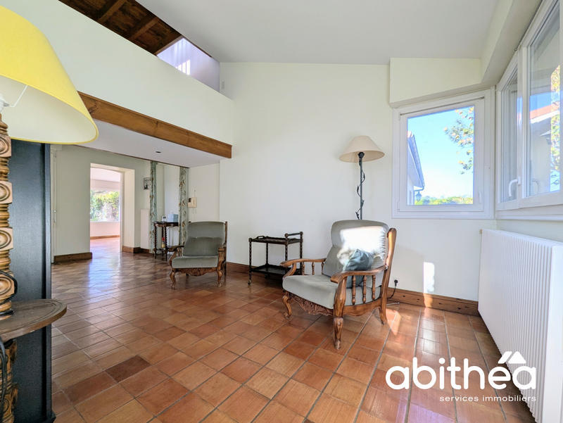 Maison - 180 m² - 8 pièces