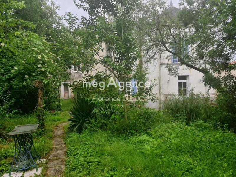 Maison - 297 m² - 7 pièces