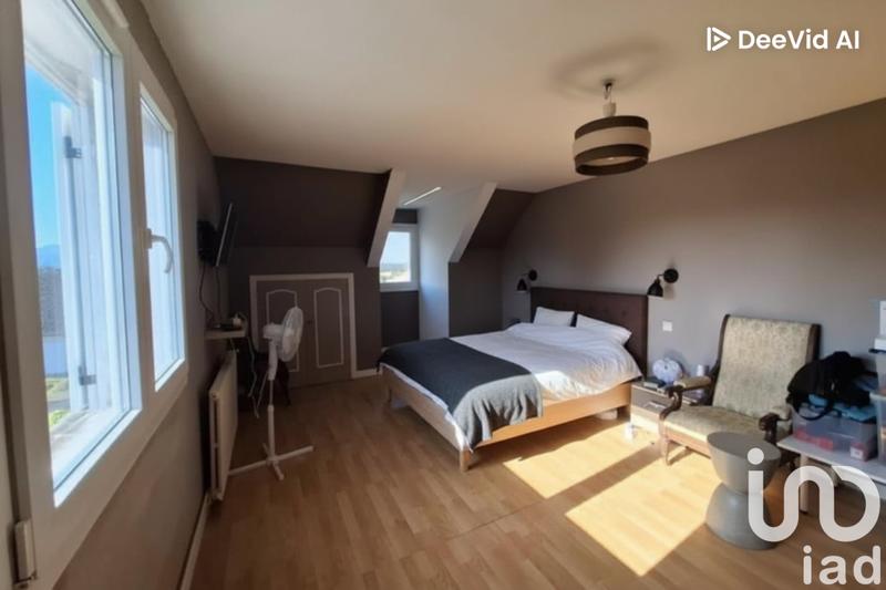 Maison - 230 m² - 8 pièces