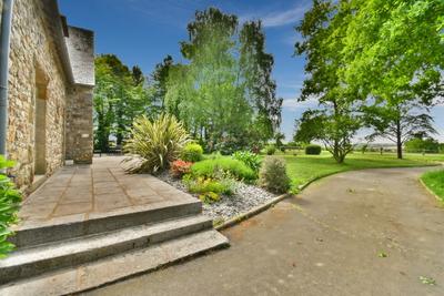 Propriété - 273 m² - 12 pièces