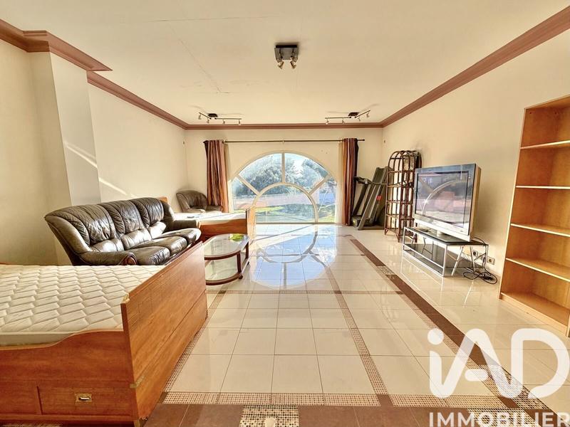 Maison - 300 m² - 5 pièces