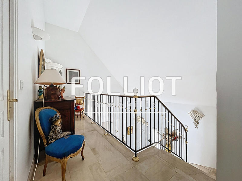 Maison - 185 m² - 5 pièces