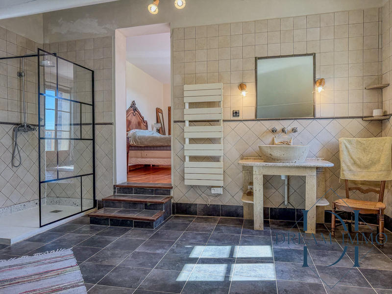 Maison - 200 m² - 7 pièces