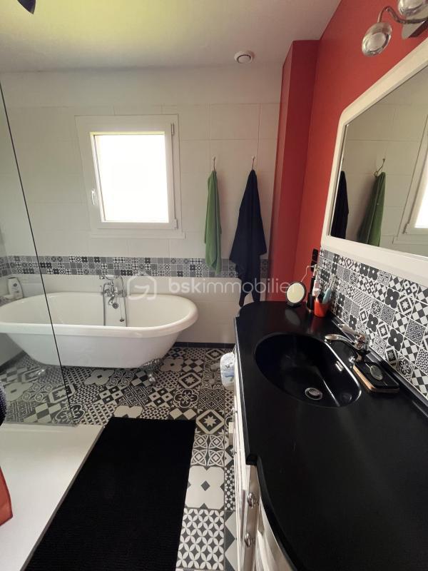 Maison traditionnelle - 140 m² - 6 pièces