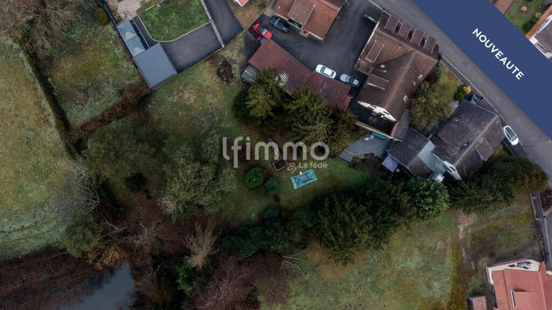 Maison - 225 m² - 7 pièces