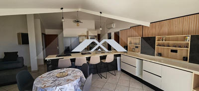 Appartement - 95 m² - 4 pièces