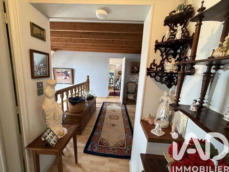 Maison - 238 m² - 9 pièces