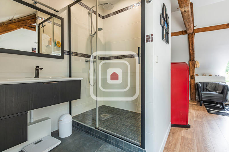 Maison - 350 m² - 8 pièces