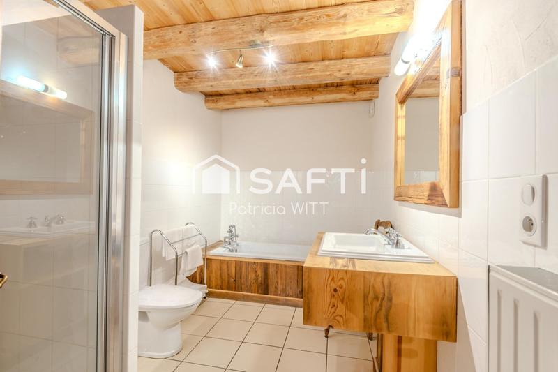 Châlet - 395 m² - 10 pièces