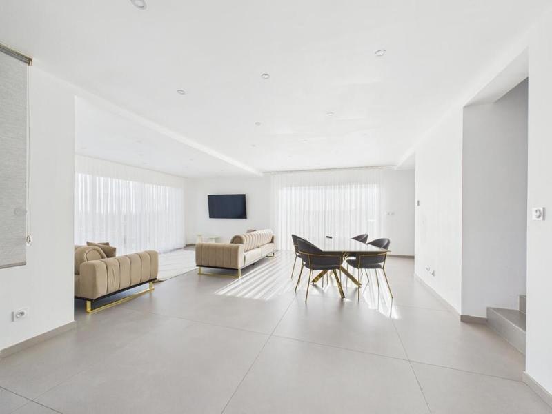 Maison - 147 m² - 6 pièces