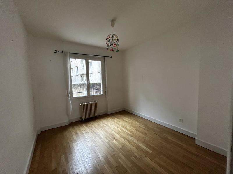 Appartement - 90 m² - 4 pièces