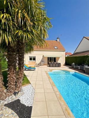 Maison - 135 m² - 6 pièces