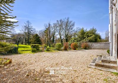 Maison - 347 m² - 7 pièces