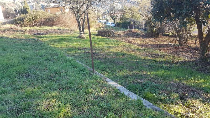 Terrain constructible - 652 m²