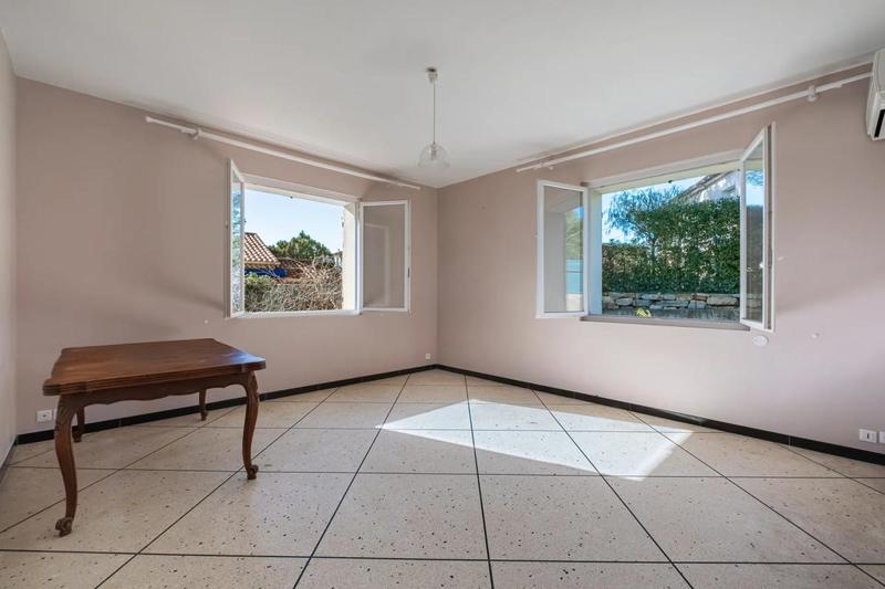 Studio - 100 m² - 4 pièces