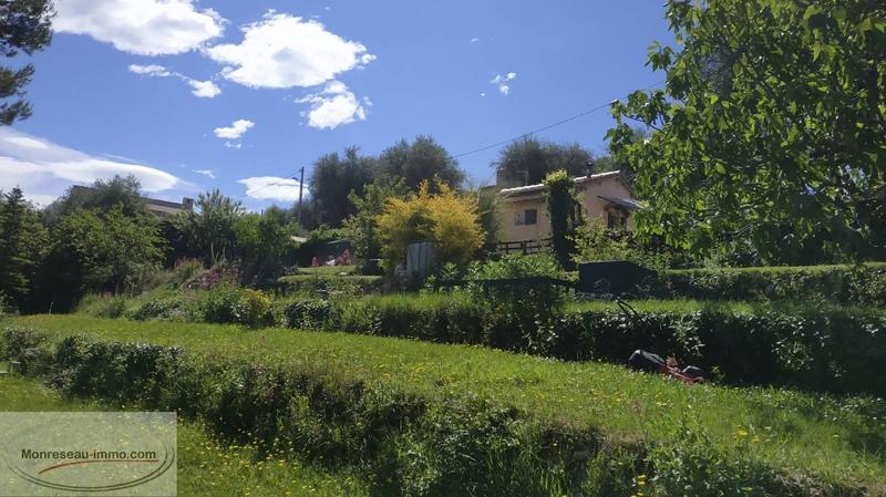 Terrain constructible - 1 222 m²