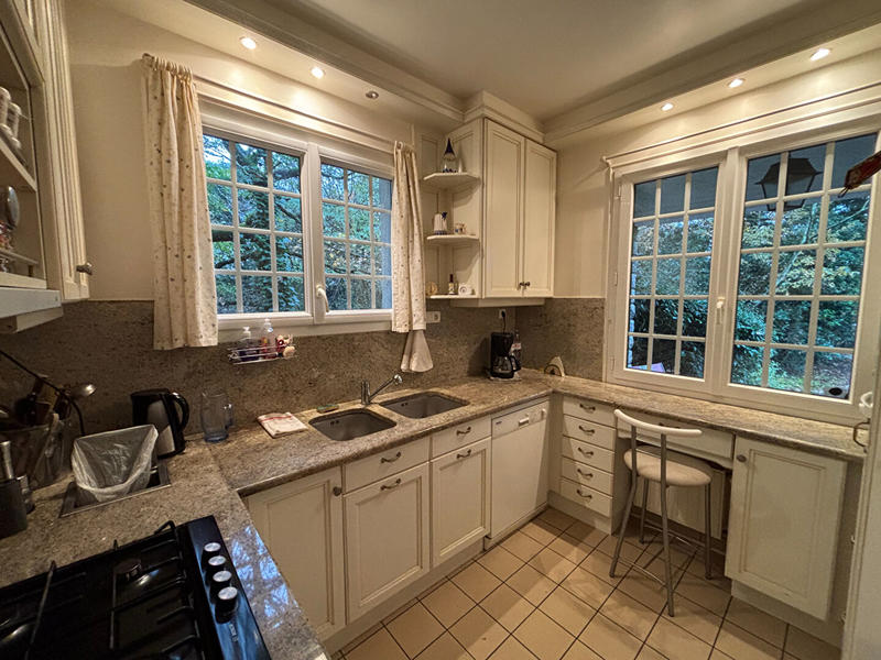 Maison - 213 m² - 7 pièces