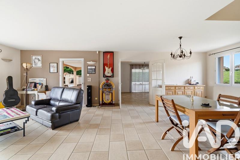 Maison - 217 m² - 8 pièces