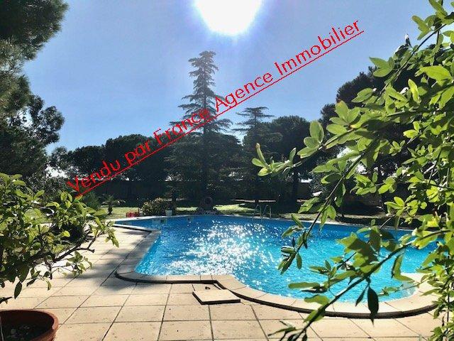 Maison d'architecte - 300 m² - 8 pièces