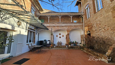 Maison ancienne - 355 m² - 8 pièces