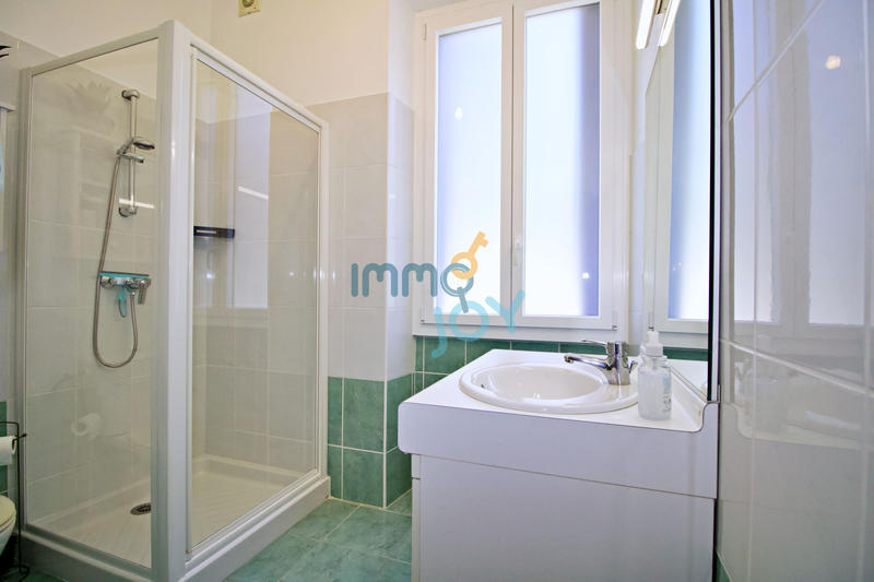 Maison - 310 m² - 11 pièces