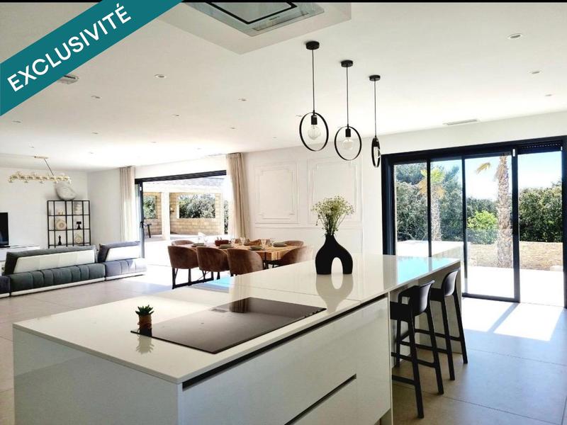 Maison - 239 m² - 7 pièces