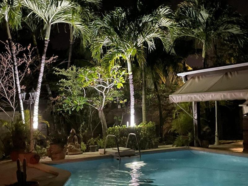 Villa - 238 m² - 9 pièces