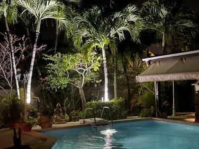 Villa - 238 m² - 9 pièces