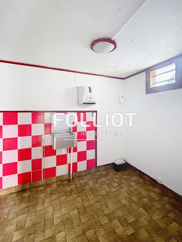 Maison - 217 m² - 8 pièces