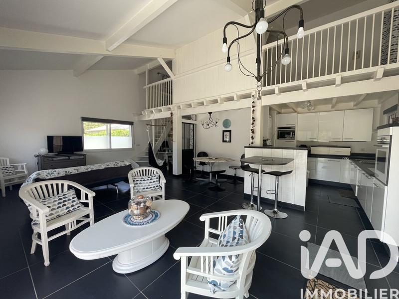 Maison - 212 m² - 7 pièces