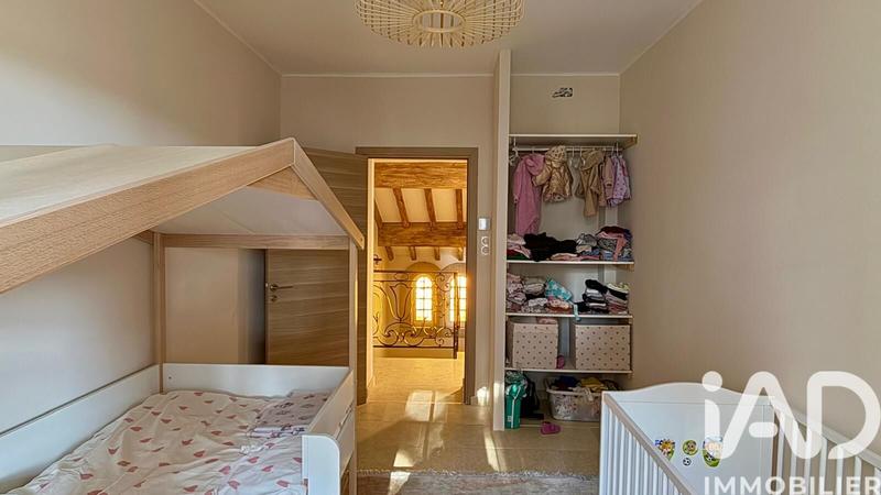 Maison - 225 m² - 10 pièces