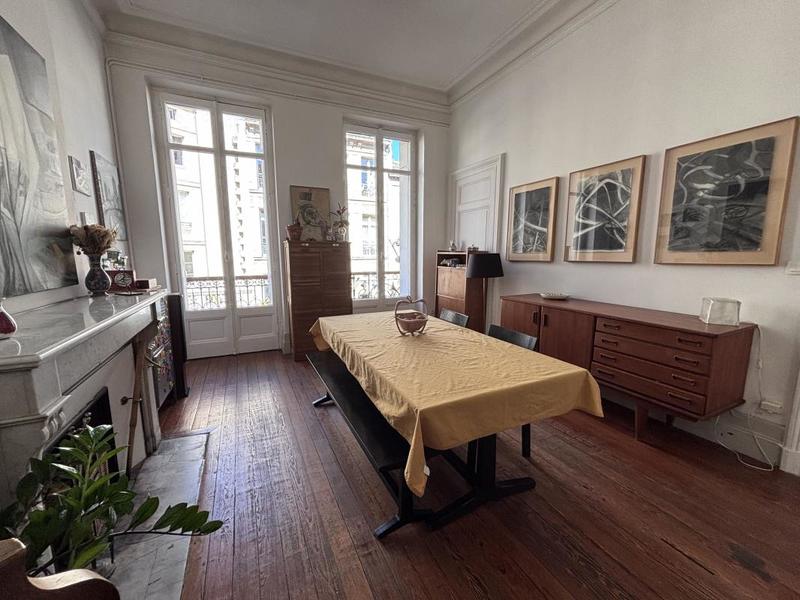 Appartement - 120 m² - 5 pièces