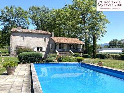 Propriété - 213 m² - 7 pièces