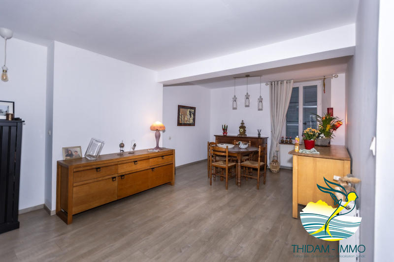 Maison traditionnelle - 232 m² - 10 pièces