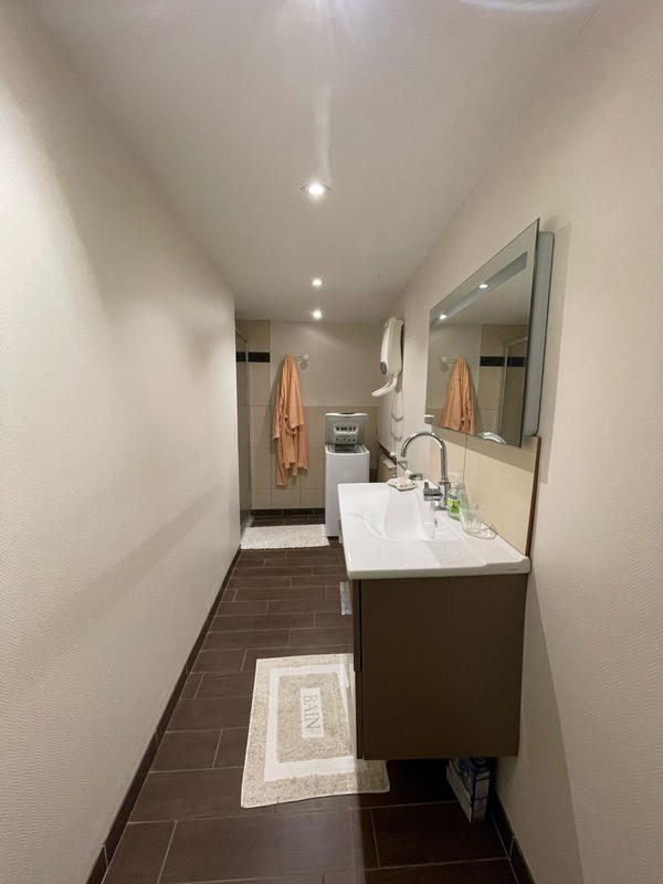 Maison - 208 m² - 8 pièces