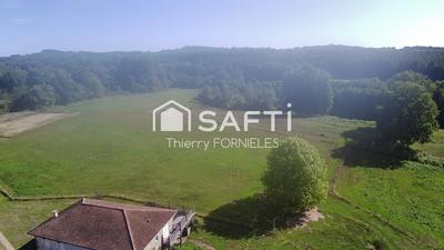 Maison - 232 m² - 7 pièces