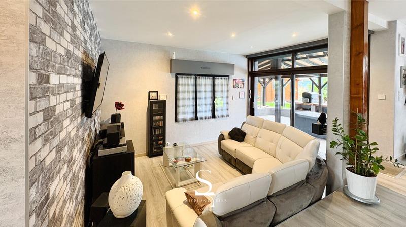 Maison - 180 m² - 7 pièces