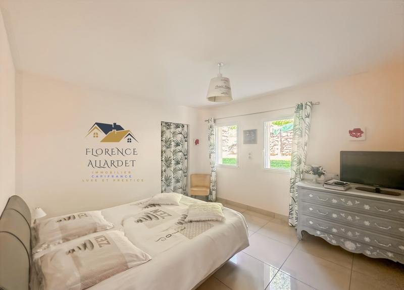 Maison - 242 m² - 5 pièces