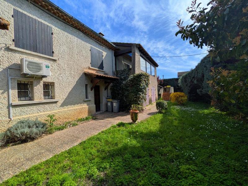 Maison - 232 m² - 7 pièces