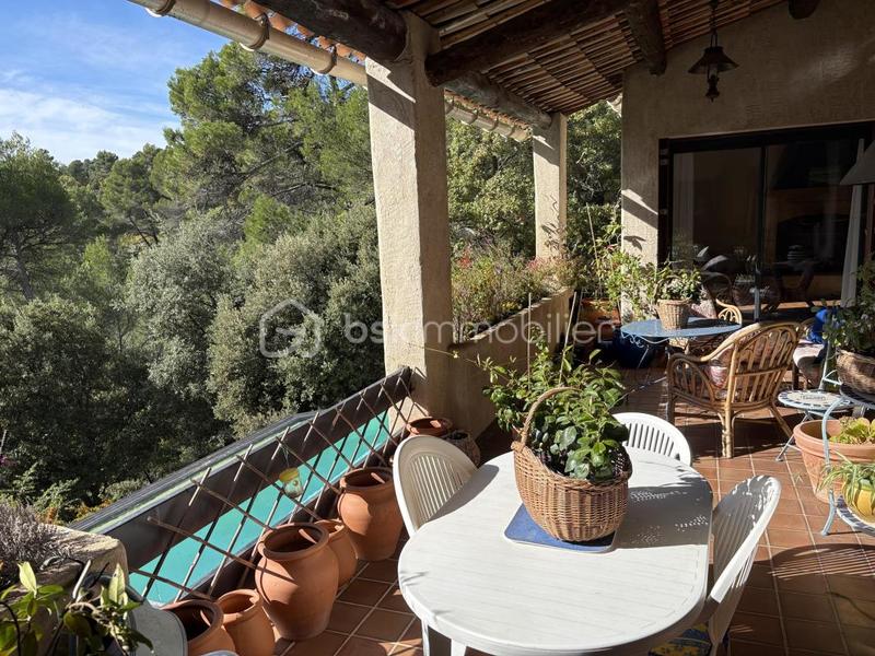 Maison traditionnelle - 170 m² - 5 pièces