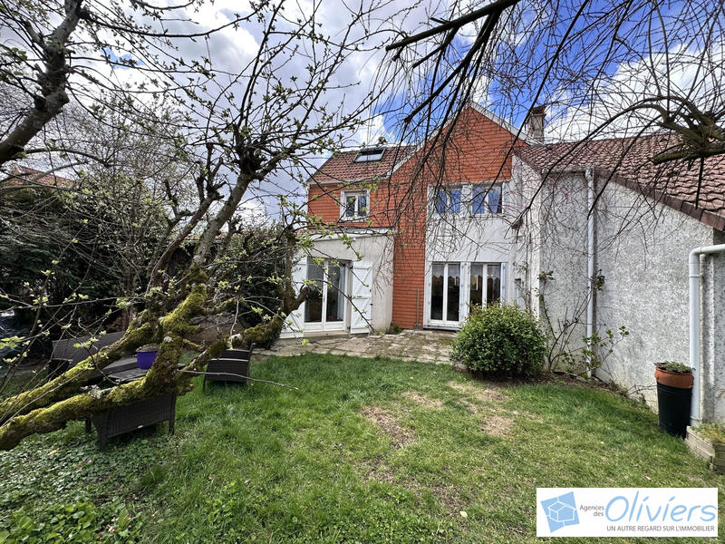 Maison - 185 m² - 8 pièces
