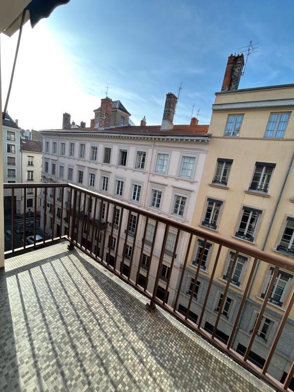 Appartement ancien - 85 m² - 3 pièces