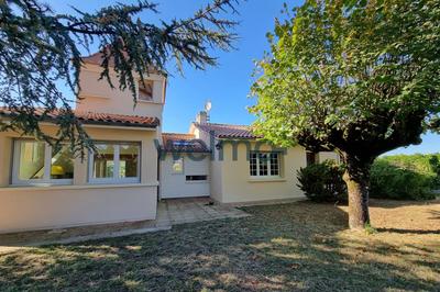 Maison - 180 m² - 6 pièces