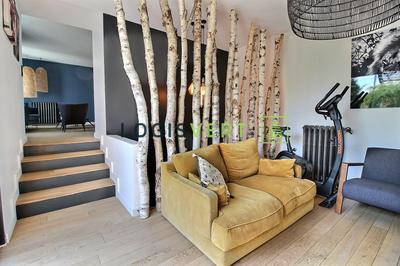 Maison - 172 m² - 10 pièces