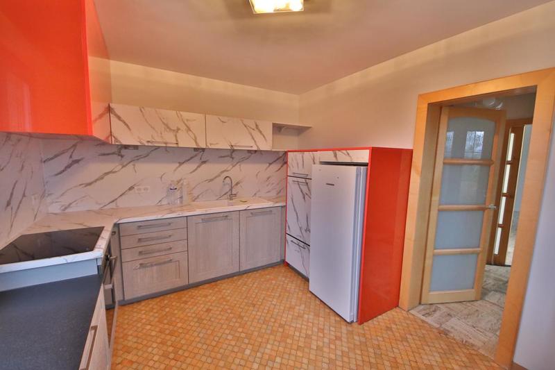 Maison - 211 m² - 10 pièces