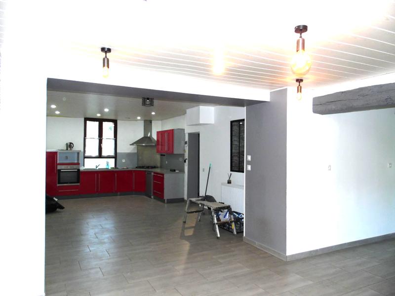 Maison traditionnelle - 137 m² - 6 pièces