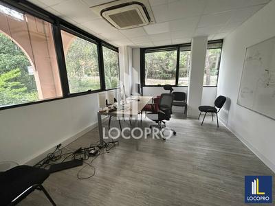 Bureau - 291 m²
