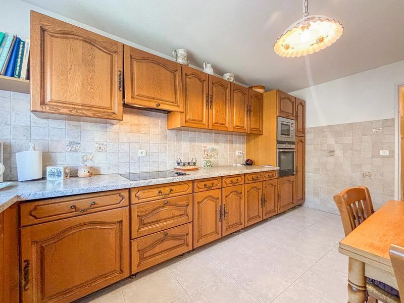 Appartement - 99 m² - 4 pièces